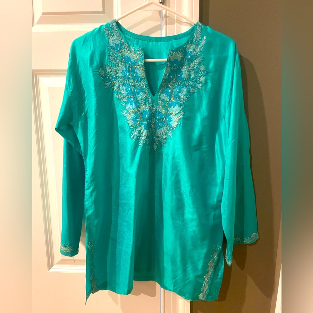 Women’s tunic size small